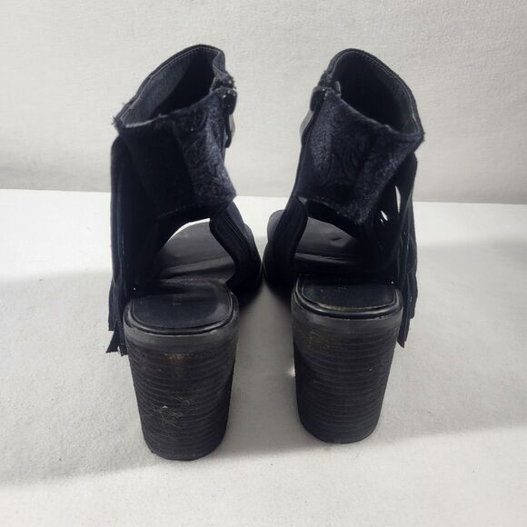 Very Volatile Boots Womens 10 Poca Fringe Peep Toe Booties Black Faux Leather - Picture 3 of 9